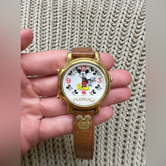Lorus Mickey watch. - Picture 1 of 5